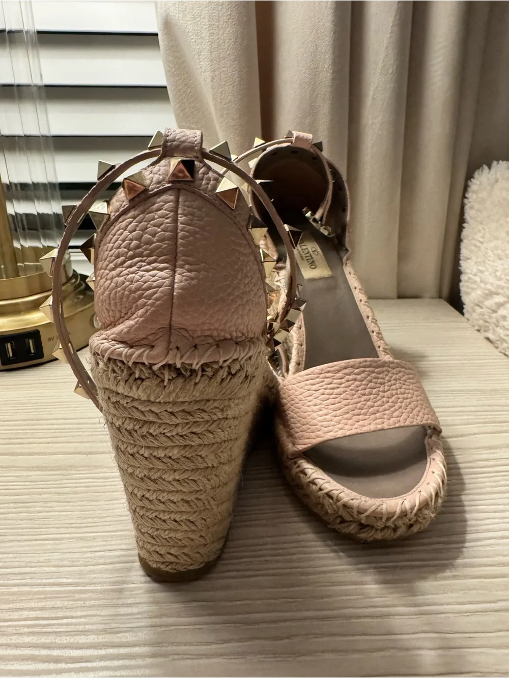 VALENTINO GARAVANI AUTHENTIC blush pink rockstud espadrills. ORIGINAL PACKAGING
